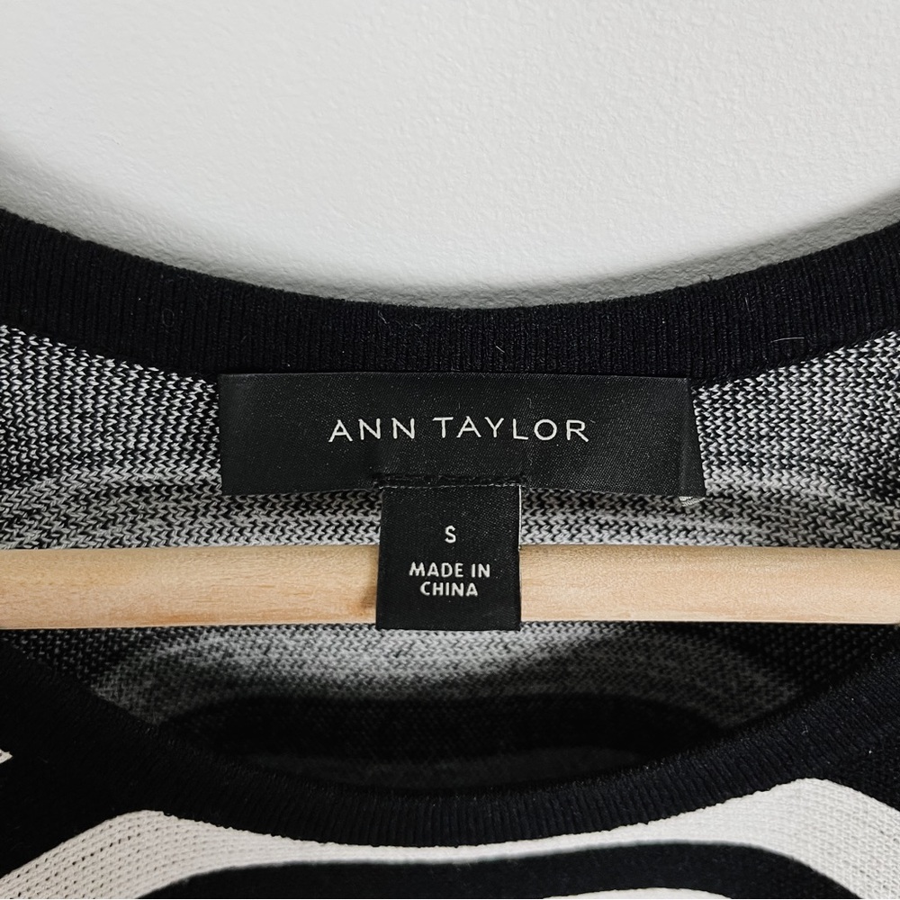 Ann Taylor Women’s Striped Cold Shoulder Peplum Top Small - Picture 10 of 12